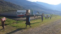 Bantuan ini didistribusikan dalam penanganan dampak bencana tanah longsor dan bencana kelaparan di Kabupaten Yahukimo, Provinsi Papua Pegunungan.