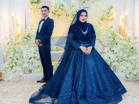Foto pernikahan Nur Malina Mohd Rozani dan Shahron bin Shukri. Foto pernikahan Nur Malina Mohd Rozani dan Shahron bin Shukri.