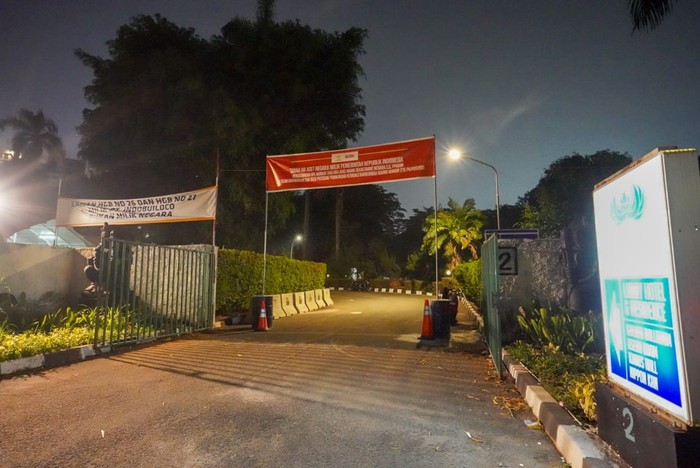 Gate 2 GBK Sebelum dan Sesudah Pembongkaran Blok Beton