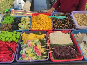 Berburu Jajanan Jadul di Pasar Jumat Legi Sidoarjo