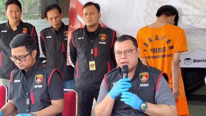 Kasat Reskrim Polres Metro Tangerang Kota Kompol Rio Tobing saat jumpa pers di kantornya (dok istimewa).