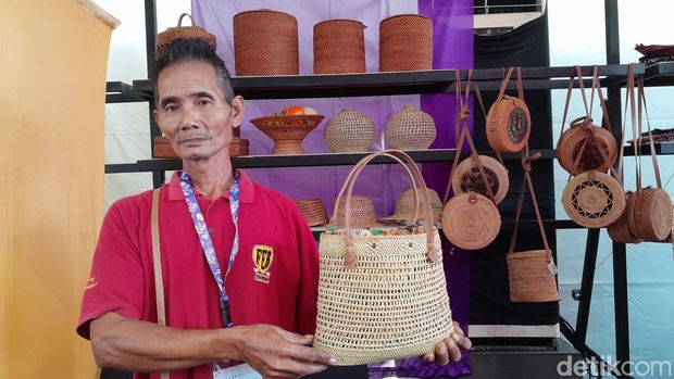 Kerajinan hata dari Pangandaran tembus pasar Eropa.