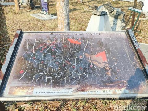 Kondisi Etalasi Taman Batu Gunungkidul, Kamis (27/10/2023).