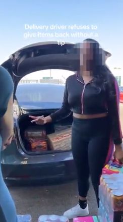 Tak Diberi Tip, Kurir Makanan Ngambek Kembalikan Pesanan Rp 6,8 Juta