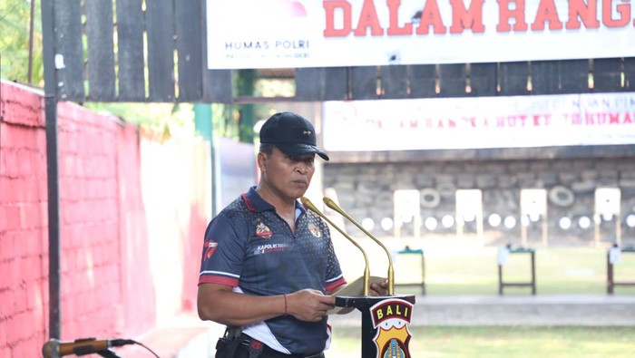 Lomba menembak serangkaian HUT ke-72 Humas Polri 2023 di Lapangan Tembak Polda Bali. (Dok. Polda Bali)