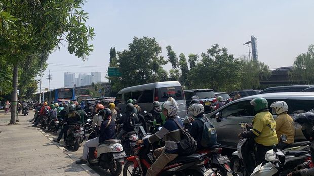 Macet parah di jalanan sekitar Stasiun Grogol (Mulia/detikcom)