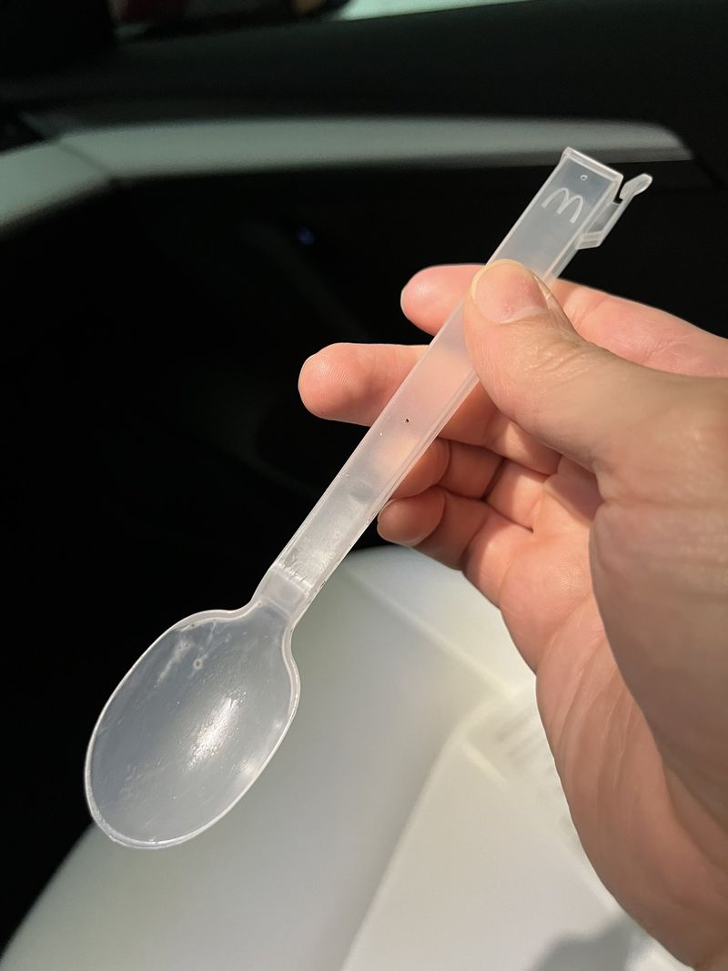 McDonald's Akhirnya Tiadakan Sendok Plastik McFlurry Setelah 30 Tahun