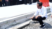 Provinsi Lampung sendiri mendapatkan dana Rp 800 miliar dari pemerintah pusat untuk perbaikan jalan.  