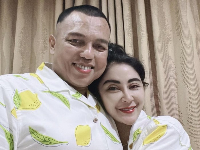 Momen Uut Permatasari dan Suami Rayakan Ultah hingga Syukuran