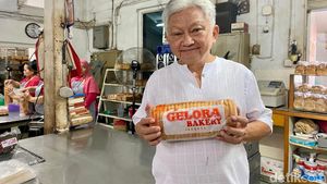 Nostalgia Jajan Roti Jadul di Toko Roti Gelora yang Berusia 73 Tahun