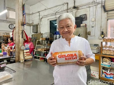 Nostalgia Jajan Roti Jadul di Toko Roti Gelora yang Berusia 73 Tahun