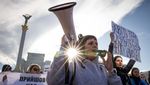Para Wanita Ini Demo Minta Frekuensi Rotasi Tentara Ukraina