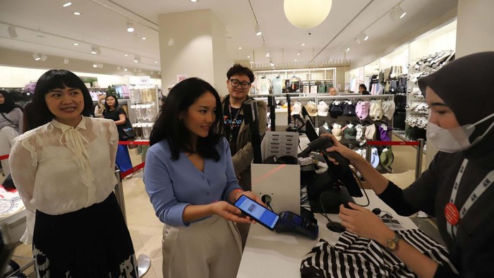 Paylater makin banyak digunakan masyarakat. Platform kredit digital Kredivo memperluas pembayaran paylater saat bersinergi dengan retailer fesyen H&M.