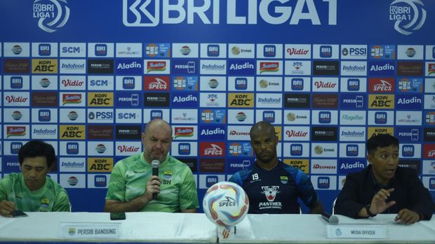 Pelatih Persib Bojan Hodak
