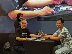 Para Legenda Bulutangkis RI Ikut Antre Peluncuran iPhone 15