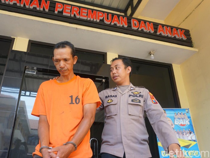 Penjual balon yang diamuk massa telah ditetapkan tersangka pencabulan terhadap siswi SD di Mojokerto.