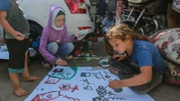 Kegiatan menggambar dan melukis ini digelar di beberapa tempat berbeda yakni di Rumah Sakit al-Shifa dan di Rumah Sakit al-Quds di Kota Gaza. Foto: Abdelhakim Abu Riash/Al Jazeera
