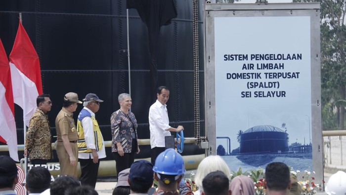 Presiden Jokowi meresmikan SPALDT pertama di Indonesia