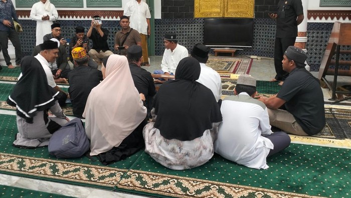 Prosesi mualaf empat warga Prancis di Banda Aceh. (Agus Setyadi/detikSumut)
