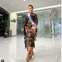 Farhana Nariswari mengikuti karantina Miss International 2023 di Jepang sejak 11 Oktober hingga malam final yang digelar 26 Oktober 2023. Selama karantina, Farhana tampil dengan busana desainer Tanah Air, salah satunya dress batik karya desainer Ansoe ini. Foto: Dok. Instagram Albert Yanuar, farhanariswari, Puteri Indonesia