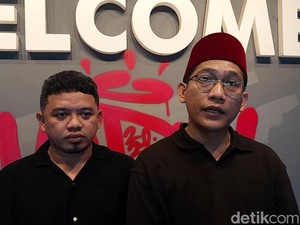 Tegak Lurus ke Jokowi Bikin Relawan Bobby Nasution Keluar dari PDIP
