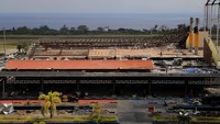 Sejumlah sarana dan prasarana pendukung layanan bandara yang mengalami kerusakan saat ini dilakukan renovasi dan perbaikan oleh Unit Penyelenggara Bandara Udara (UPBU) Kelas II Sultan Babullah Ternate sebesar Rp45 miliar dan ditargetkan rampung pada November 2023.  