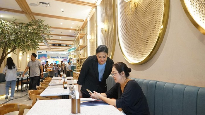 Sambut Natal, Lippo Mall Kemang melakukan penyegaran terhadap tenant-tenant yang ada sebelumnya. Mereka menghadirkan merek ternama.