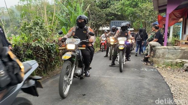 Suasana perkampungan di Sukabumi yang didatangi Densus 88