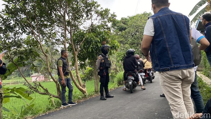 Suasana perkampungan di Sukabumi yang didatangi Densus 88