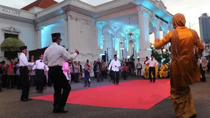 Tampilan Tarian Randai