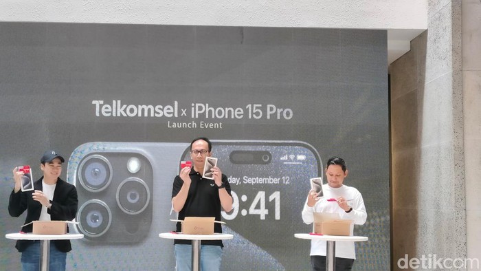 Telkomsel menghadirkan paket bundling iPhone 15 series.