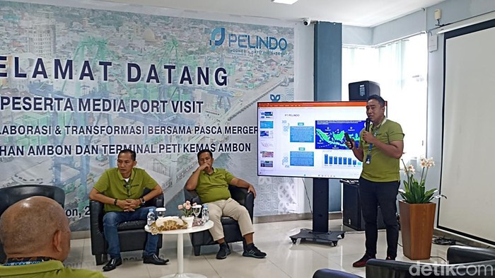 Terminal Head TPK Ambon, Rouland Prakarsa Koswara dalam Agenda Port Visit Media di Kantor Pelindo Ambon.