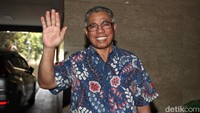 Yosef mengatakan kliennya melaporkan tindakan sepihak dan main hakim sendiri yang dilakukan PPKGBK. Tindakan main hakim sendiri yang dianggapnya adalah memasuki pekarangan orang lain (Hotel Sultan) tanpa izin, memasang spanduk, menutup jalan masuk Hotel Sultan, dan memasang portal yang telah dibongkar pihaknya pada Kamis (26/10).  