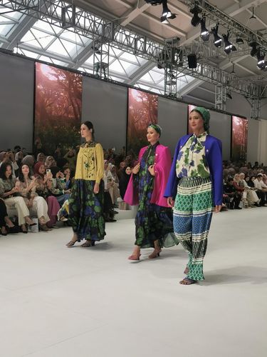 Vanilla Hijab dan Heaven Lights di Jakarta Fashion Week (JFW) 2024