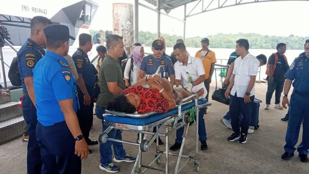 Wanita asal Kabupaten Lingga melahirkan anak kembar di Kapal Ferry cepat Lingga tujuan Tanjungpinang. (Foto: Istimewa)