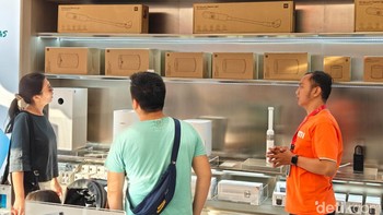 Deretan Air Purifier dan vacuum cleaner bisa dibeli di Xiaomi Flagship Experience Store. Foto: Adi Fida Rahman/detikINET