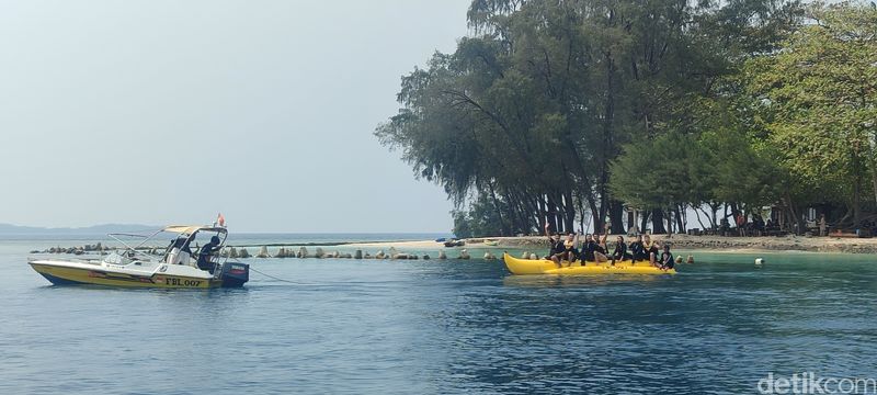 Abang None liburan ke Kepulauan Seribu