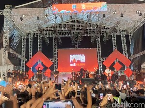 Ahmad Dhani Tampil di HUT ke-78 Lombok Tengah NTB: Prabowo 90% di Sini
