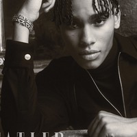 Alexandre mengungkapkan kedekatannya dengan sang ayah. “Dengan ayahku, semuanya jadi baik-baik saja, kamu mulai lebih sering bertemu. Saat musim liburan, kami menghabiskan banyak waktu bersama. Hubungan kami sangat baik,” aku Alexandre. Foto: dok. Tatler