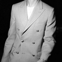 Meski sang ayah adalah pemimimpin Dinasti Grimaldi (keluarga kerajaan Monako), namun Alexandre Grimaldi tidak mendapatkan gelar pangeran. Pria yang lahir pada 2003 itu tidak diakui Kerajaan Monako dan tidak mendapatkan warisan kerajaan. Foto: dok. Tatler