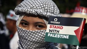 Aliansi Masyarakat Bela Palestina Demo Kedubes Amerika Serikat