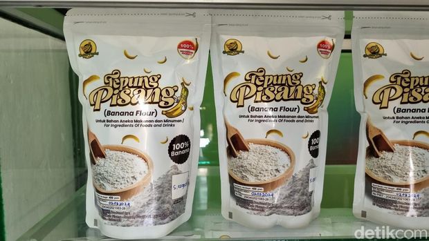 Aneka ragam olahan pisang mulai tepung pisang hingga cookies berbahan baku tepung pisang.