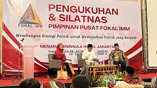 Cak Imin dalam acara Pengukuhan dan Silatnas Pimpinan Pusat Fokal IMM, di Hotel Peninsula, Jakarta Barat, Sabtu (28/10/2023).