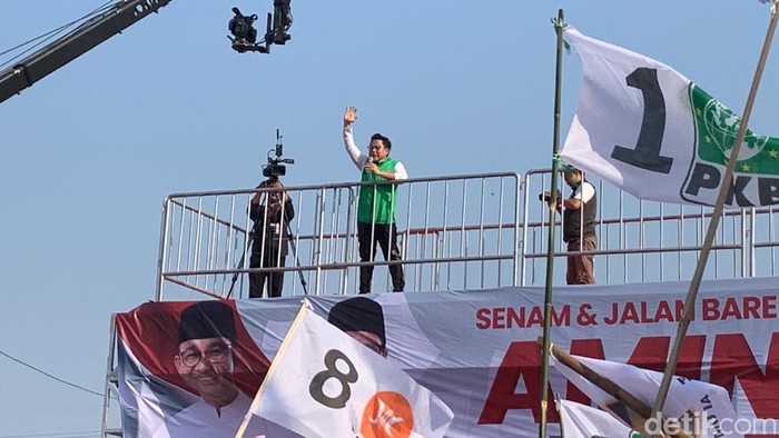 Cak Imin di depan massa pendukung Anies-Cak Imin di Depok, Jawa Barat, 28 Oktober 2023. (Mulia Budi/detikcom)