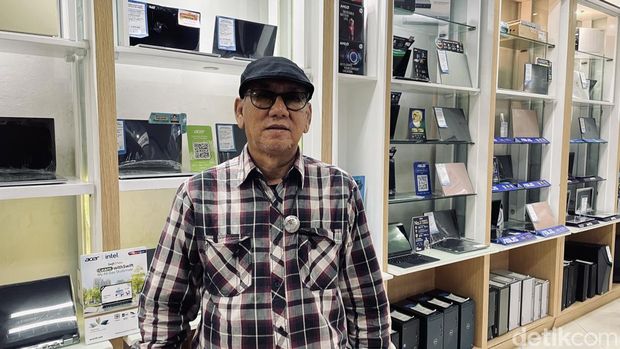 Cucu tertua WJS Poerwadarminta, Hubertus Hartanto