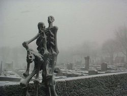 Bukan Hantu, Tapi Tetap Saja Foto Ini Bikin Merinding