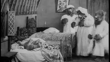 The Teddy Bears adalah film bisu pendek dari tahun 1907 tentang dongeng Goldilocks dan The Three Bears, tetapi juga memasukkan sebuah peristiwa dalam kehidupan Presiden AS Theodore Roosevelt yang konon pada saat berburu di bulan November 1902 dia menolak menembak beruang yang terluka. Akibatnya, ia disanjung sebagai penyayang hewan. Faktanya, Roosevelt membunuh banyak hewan. Dia adalah seorang pemburu hewan besar dan dilaporkan menembak lebih dari 500 hewan di berbagai safari. Foto: Ranker