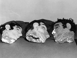 Bukan Hantu, Tapi Tetap Saja Foto Ini Bikin Merinding