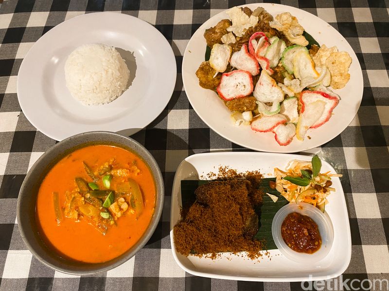 Gado Gado Mak Gobang, restoran Jawa dengan rumah Joglo di BSD