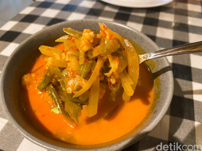 Gado Gado Mak Gobang, restoran Jawa dengan rumah Joglo di BSD